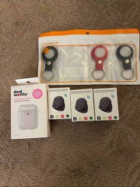 Electronic accessory bundle.